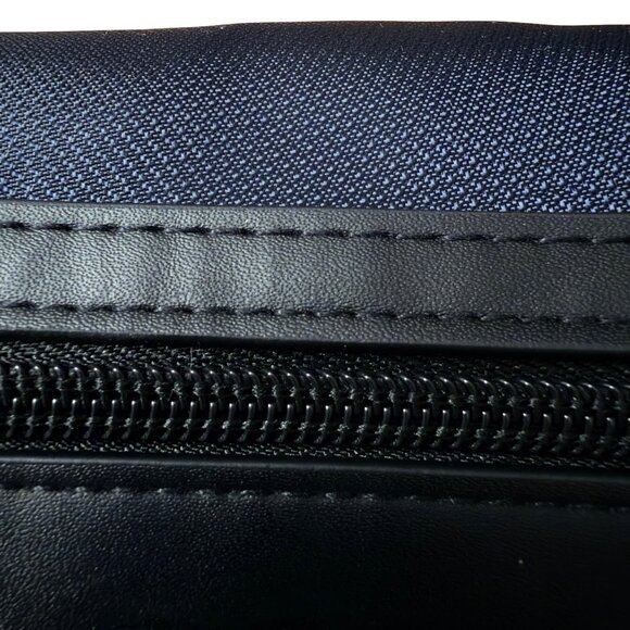 Dior Sauvage Men’s Travel Duo – Toiletry Pouch + 10 mL EDT Mini NIB - Picture 7 of 12